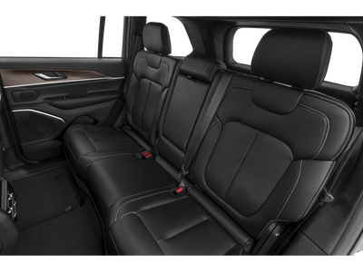 2026 Jeep Grand Cherokee Laredo 4x2