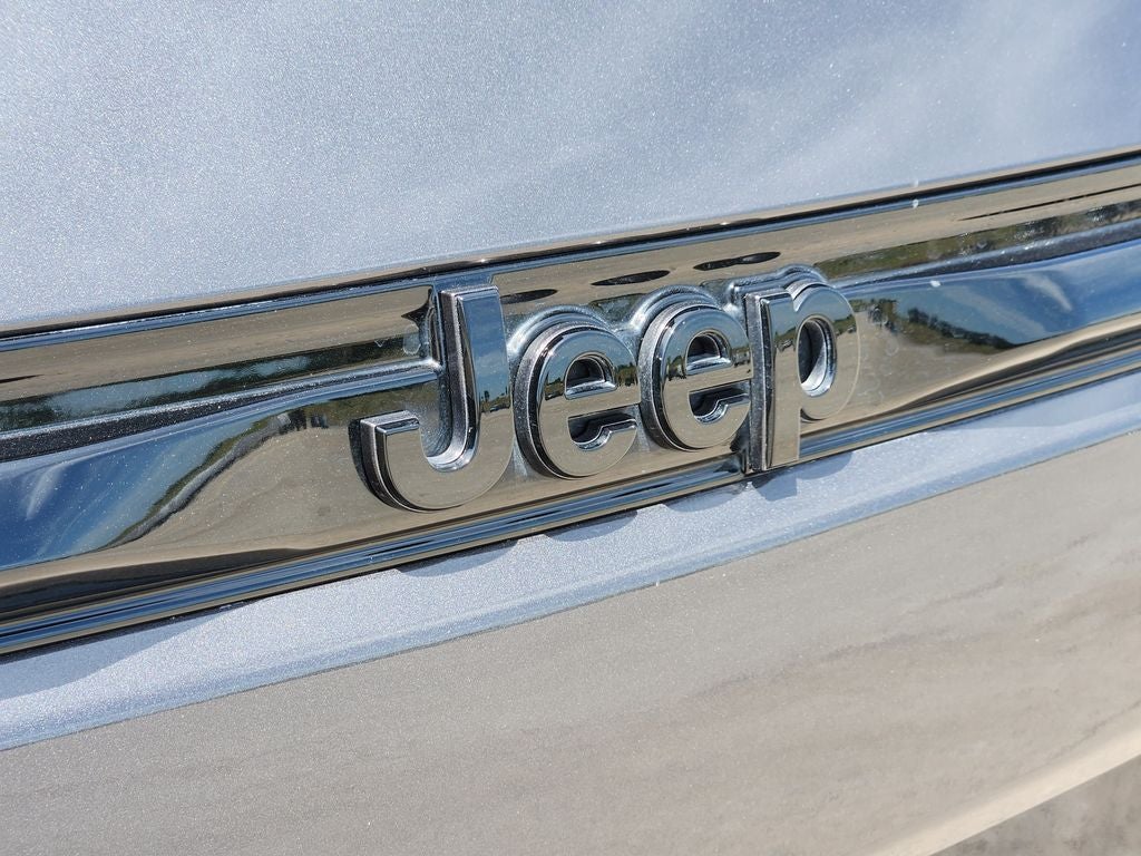 2023 Jeep Grand Cherokee Altitude 4x2