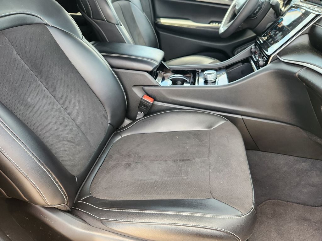 2023 Jeep Grand Cherokee Altitude 4x2