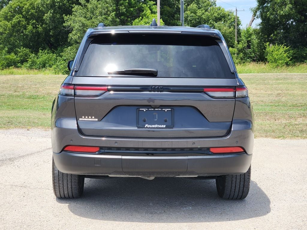 2023 Jeep Grand Cherokee Altitude 4x2