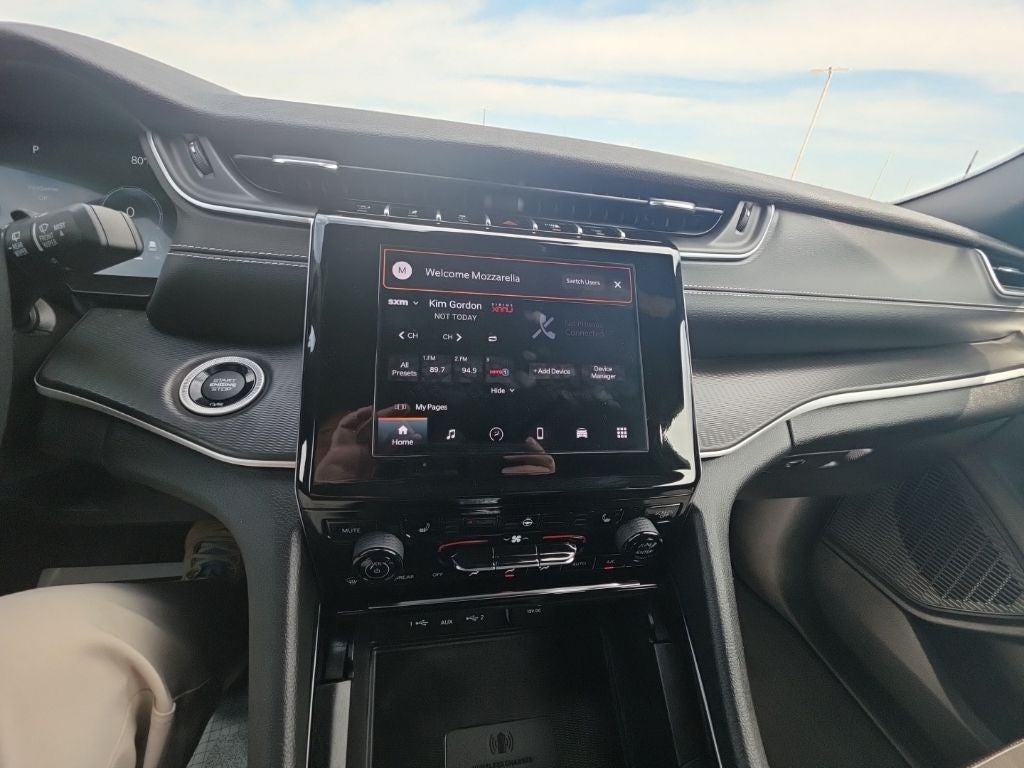 2023 Jeep Grand Cherokee Altitude 4x2