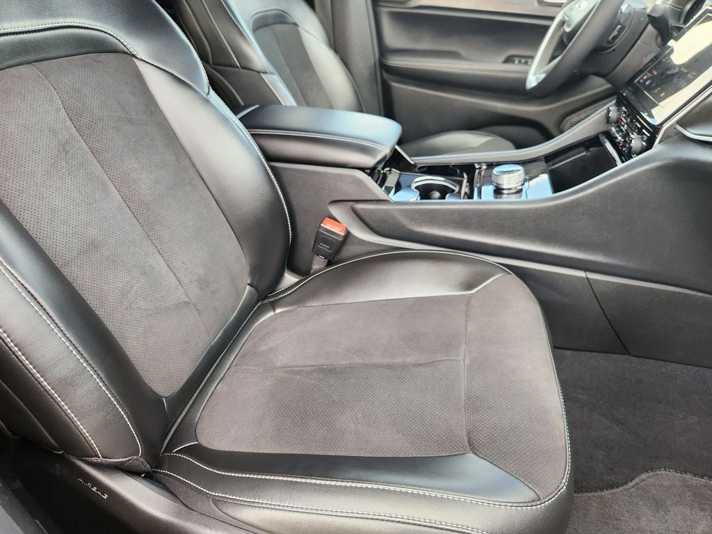 2023 Jeep Grand Cherokee Altitude 4x2