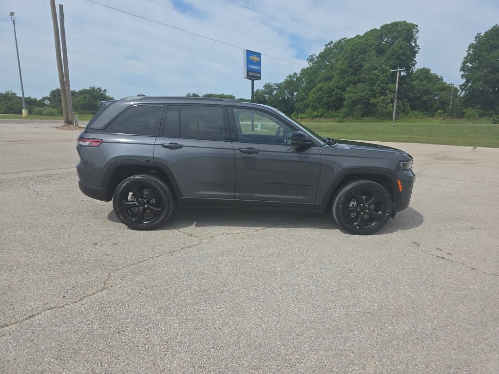 2023 Jeep Grand Cherokee Altitude 4x2