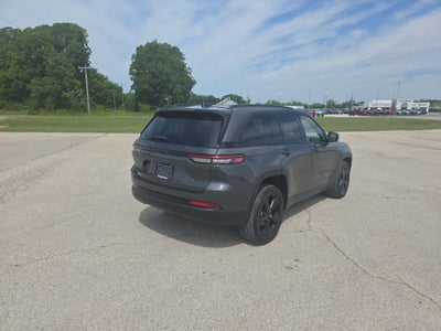 2023 Jeep Grand Cherokee Altitude 4x2