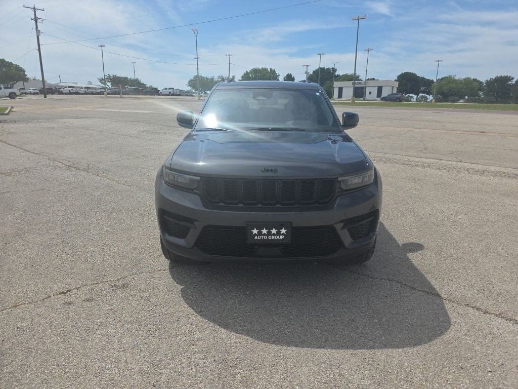 2023 Jeep Grand Cherokee Altitude 4x2