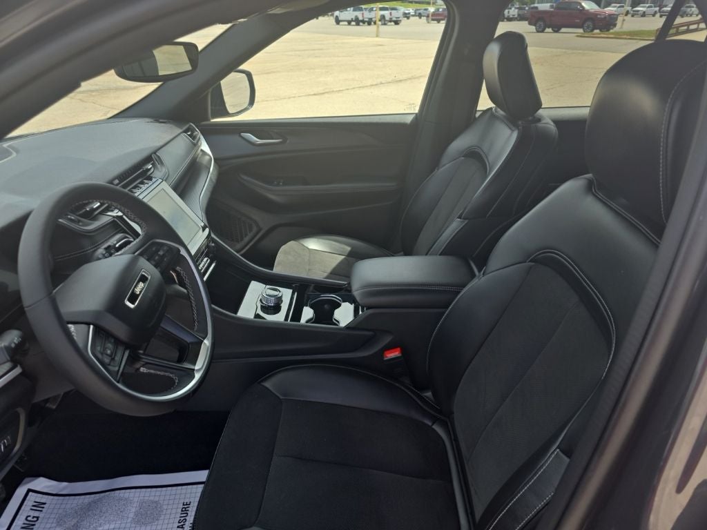2023 Jeep Grand Cherokee Altitude 4x2