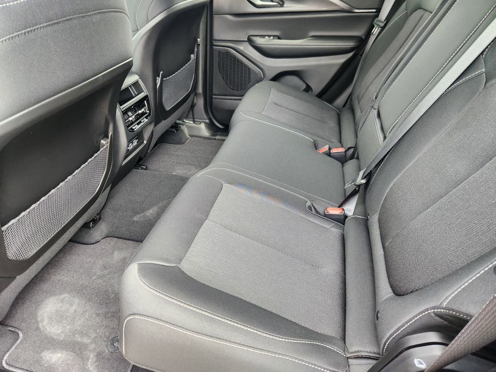 2026 Jeep Grand Cherokee GRAND CHEROKEE LAREDO 4X2