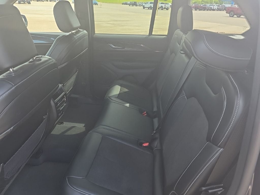 2023 Jeep Grand Cherokee Altitude 4x2