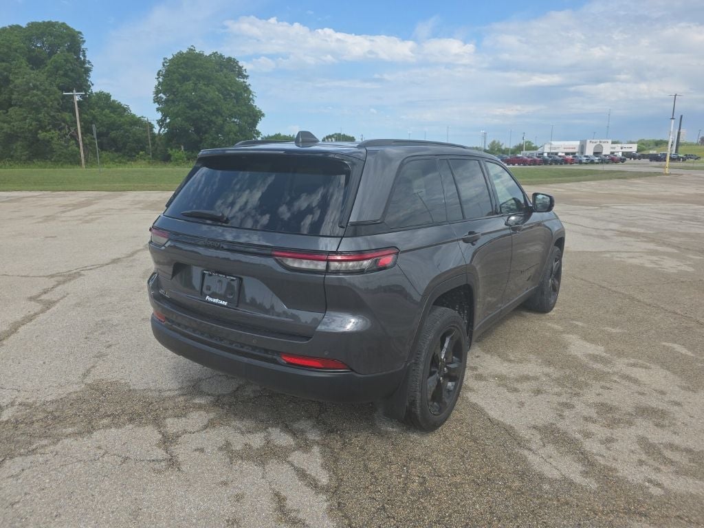 2023 Jeep Grand Cherokee Altitude 4x2