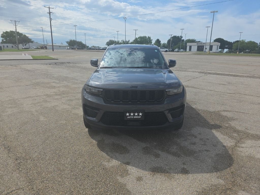 2023 Jeep Grand Cherokee Altitude 4x2