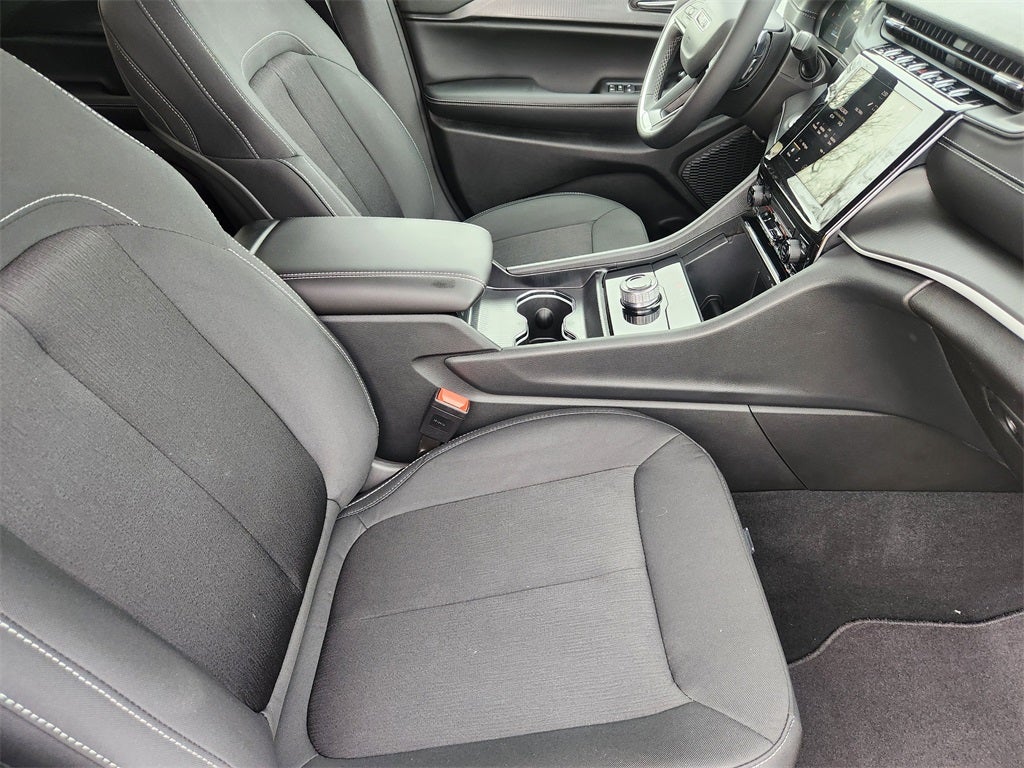 2026 Jeep Grand Cherokee GRAND CHEROKEE LAREDO 4X2