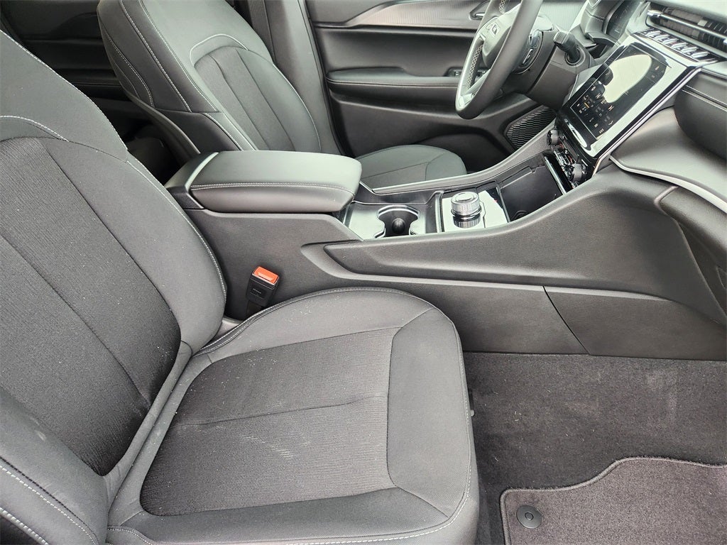 2026 Jeep Grand Cherokee GRAND CHEROKEE LAREDO 4X2