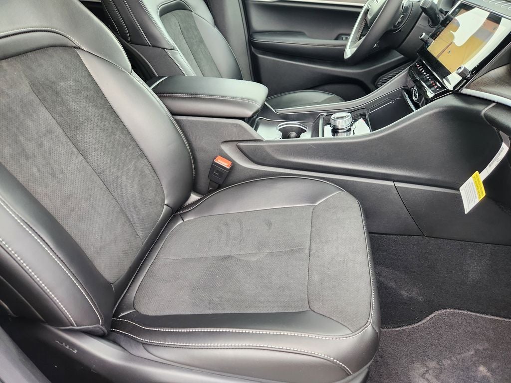 2026 Jeep Grand Cherokee GRAND CHEROKEE LAREDO ALTITUDE 4X2