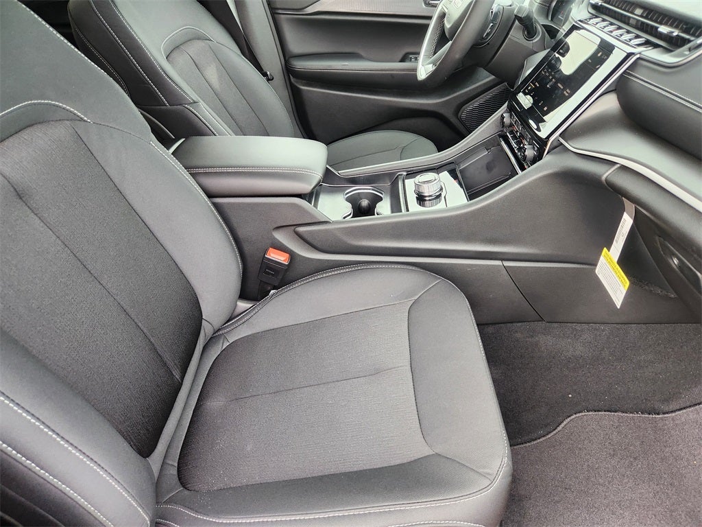 2026 Jeep Grand Cherokee GRAND CHEROKEE LAREDO X 4X4