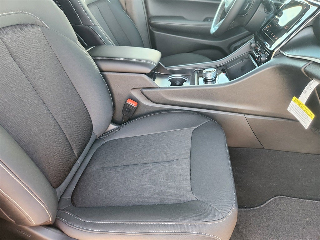 2026 Jeep Grand Cherokee GRAND CHEROKEE LAREDO X 4X4