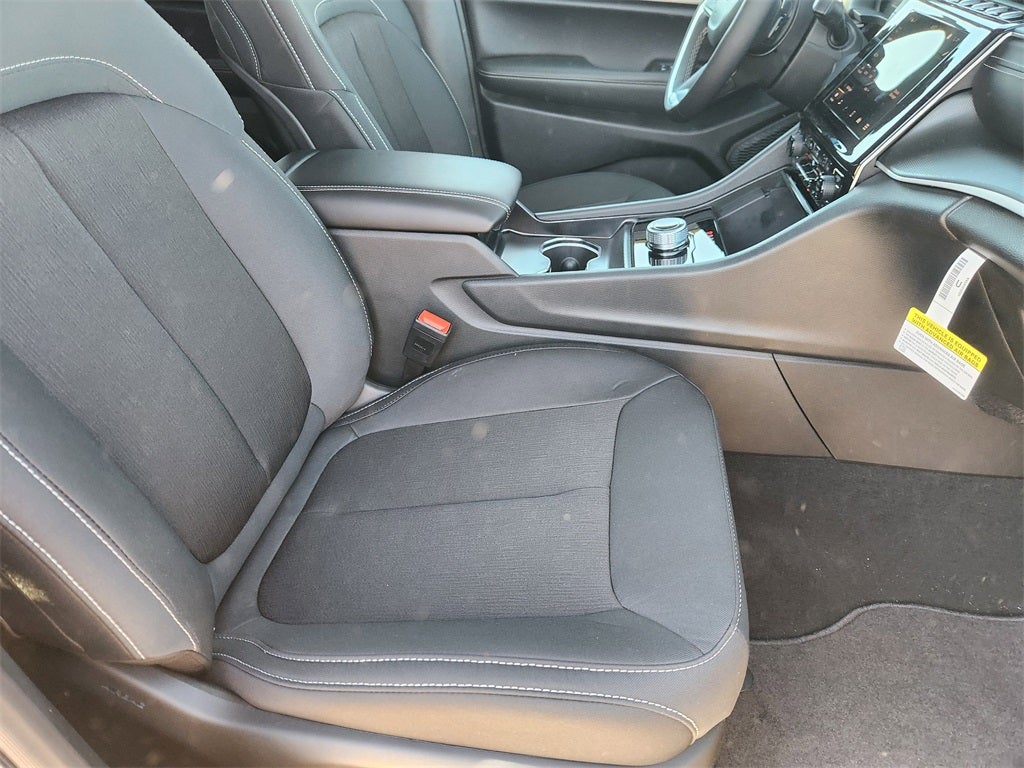 2026 Jeep Grand Cherokee GRAND CHEROKEE LAREDO X 4X4