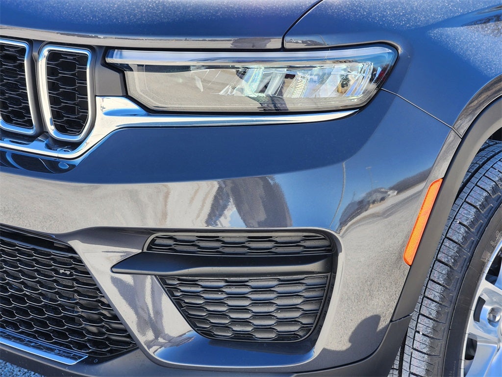 2026 Jeep Grand Cherokee GRAND CHEROKEE LAREDO X 4X4