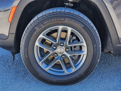 2026 Jeep Grand Cherokee GRAND CHEROKEE LAREDO X 4X4