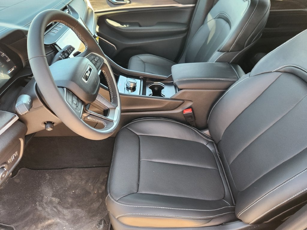 2027 Jeep Grand Cherokee GRAND CHEROKEE LIMITED RESERVE 4X4
