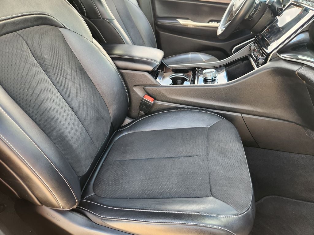 2022 Jeep Grand Cherokee L Altitude 4x2