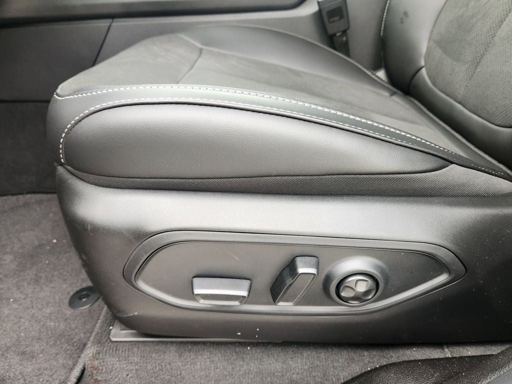 2026 Jeep Grand Cherokee GRAND CHEROKEE L LAREDO ALTITUDE 4X2