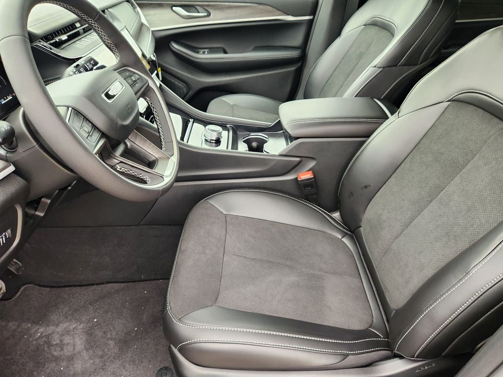 2026 Jeep Grand Cherokee GRAND CHEROKEE L LAREDO ALTITUDE 4X2