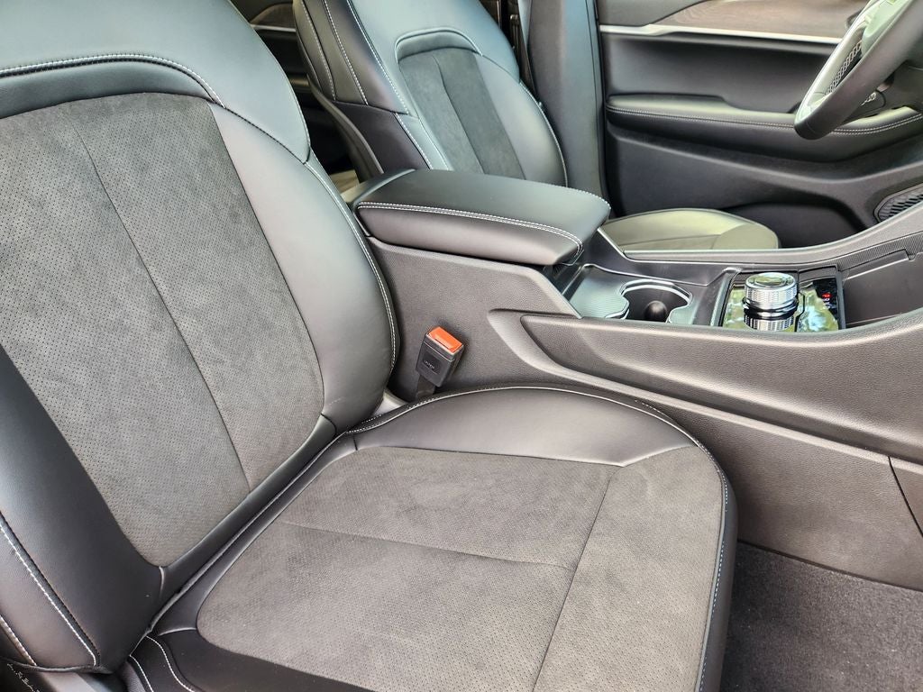 2026 Jeep Grand Cherokee GRAND CHEROKEE L LAREDO ALTITUDE 4X2
