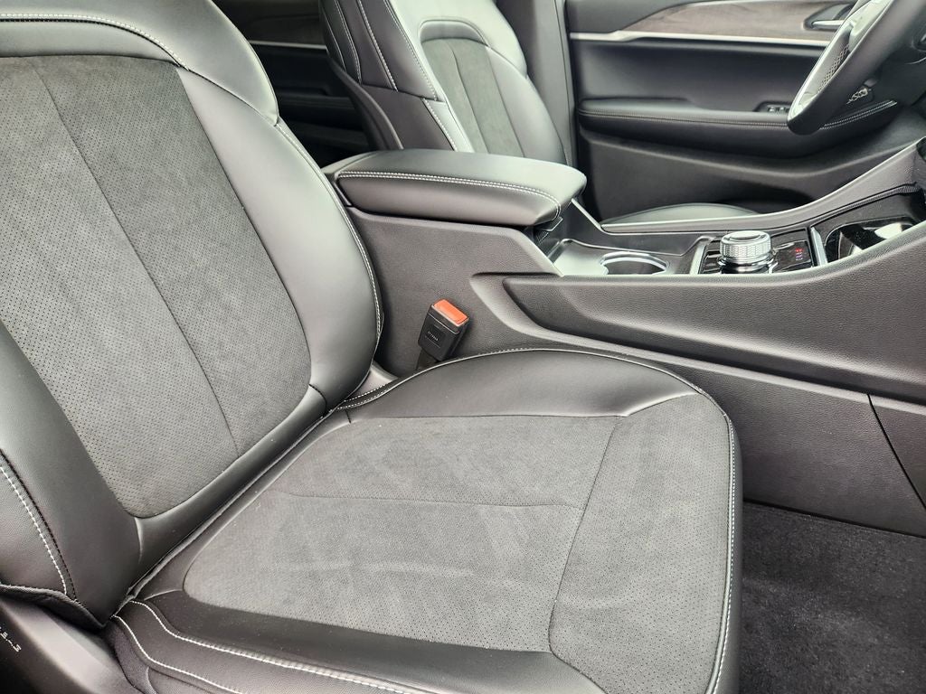 2026 Jeep Grand Cherokee GRAND CHEROKEE L LAREDO ALTITUDE 4X2