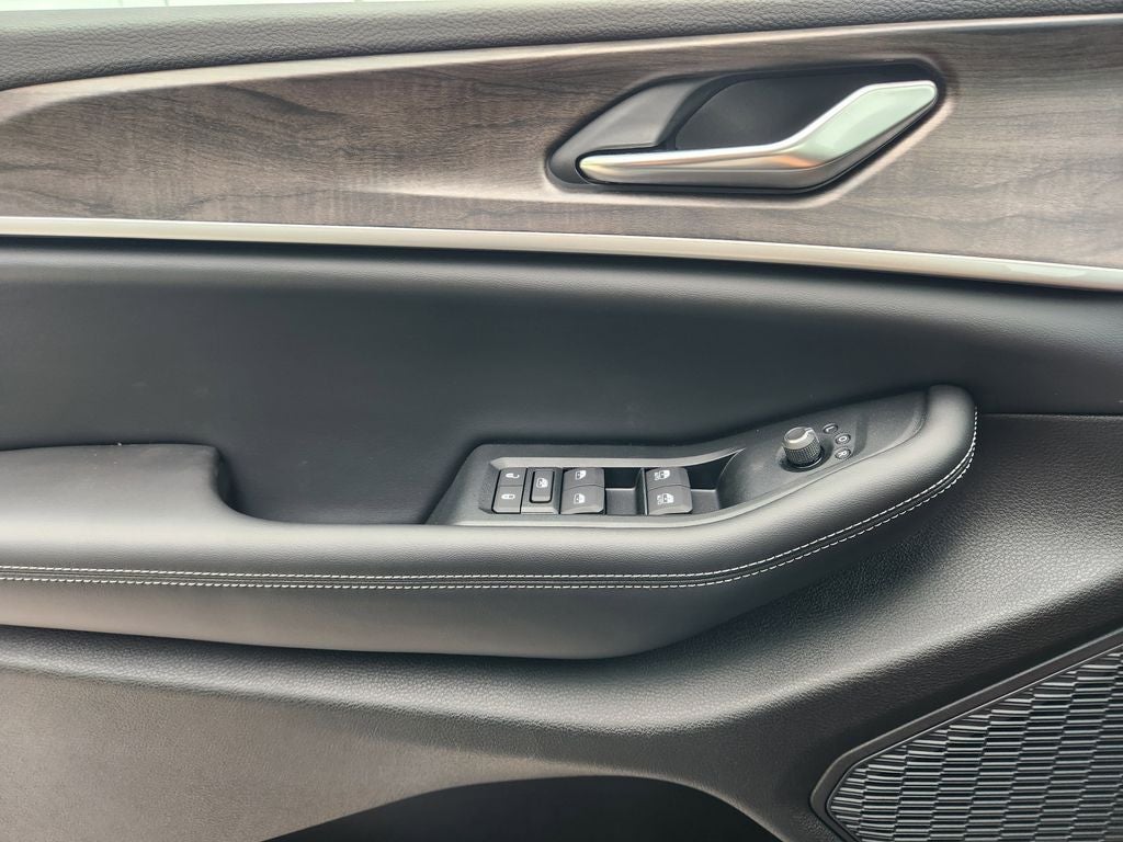 2026 Jeep Grand Cherokee GRAND CHEROKEE L LAREDO ALTITUDE 4X2