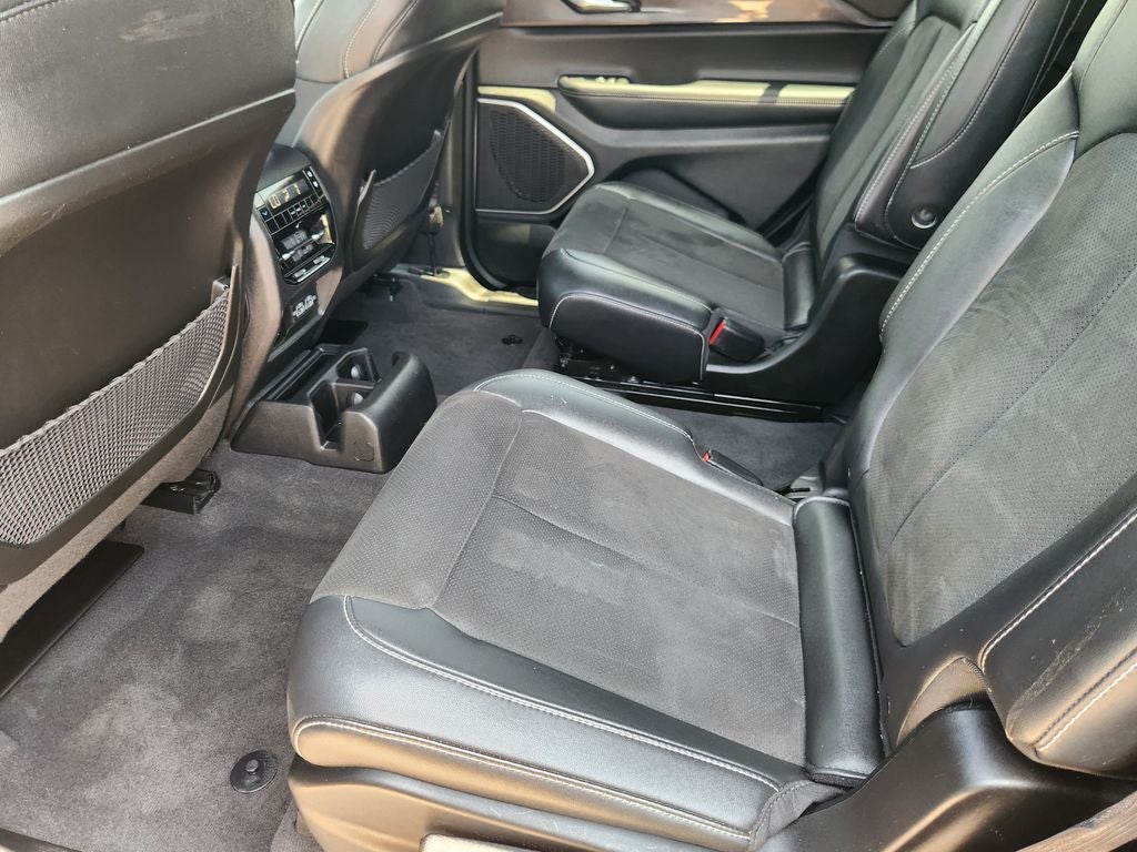 2022 Jeep Grand Cherokee L Altitude 4x4