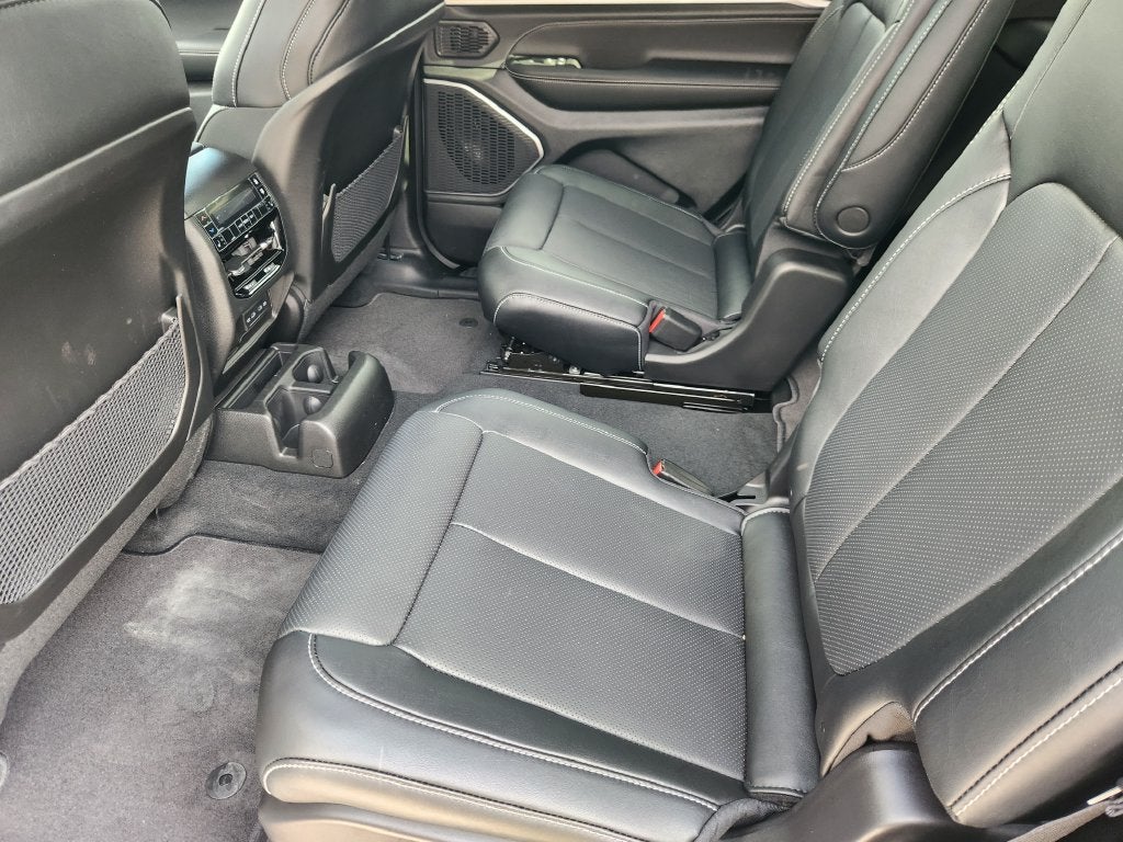 2027 Jeep Grand Cherokee GRAND CHEROKEE L LIMITED RESERVE 4X4