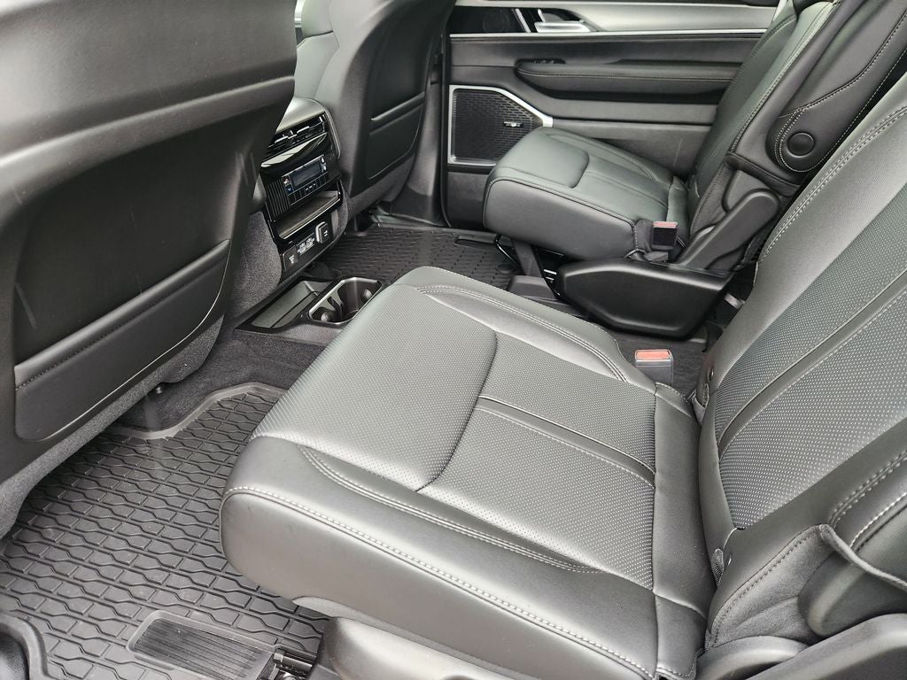 2026 Jeep Grand Wagoneer GRAND WAGONEER UPLAND 4X4