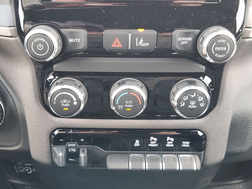 2026 RAM Ram 1500 RAM 1500 EXPRESS CREW CAB 4X2 5'7' BOX