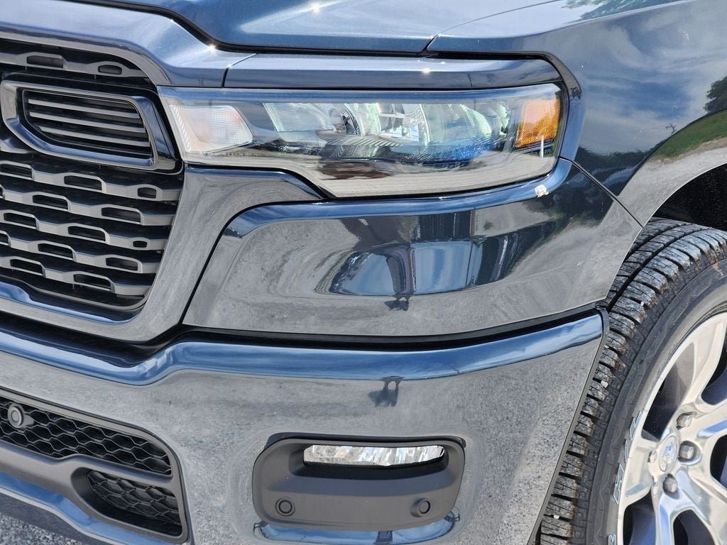 2026 RAM Ram 1500 RAM 1500 EXPRESS CREW CAB 4X2 5'7' BOX