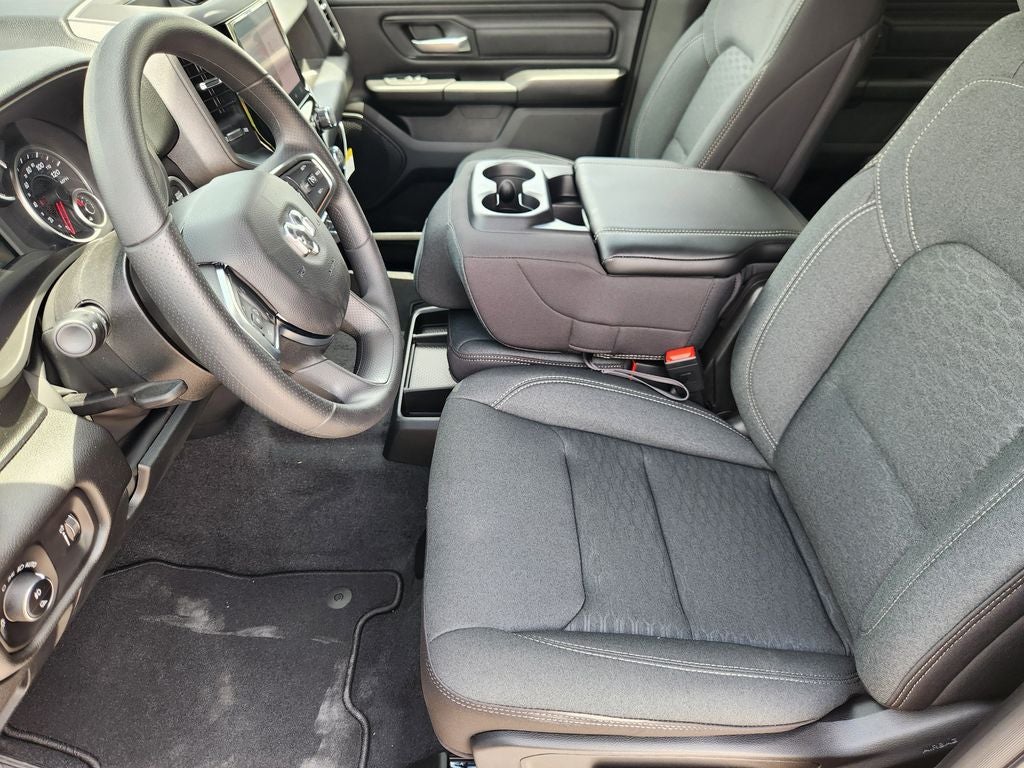 2026 RAM Ram 1500 RAM 1500 EXPRESS CREW CAB 4X2 5'7' BOX