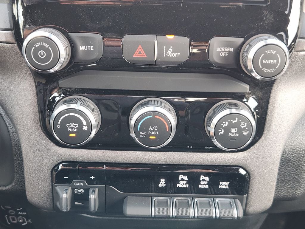 2026 RAM Ram 1500 RAM 1500 EXPRESS CREW CAB 4X2 5'7' BOX