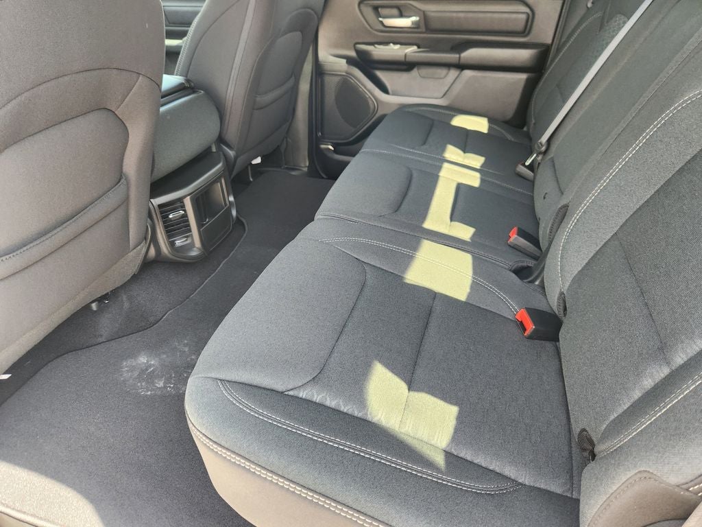 2026 RAM Ram 1500 RAM 1500 EXPRESS CREW CAB 4X2 5'7' BOX