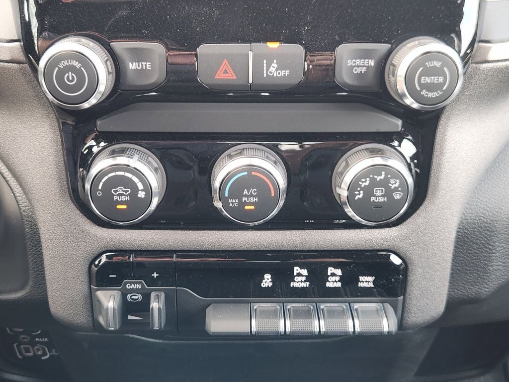 2026 RAM Ram 1500 RAM 1500 EXPRESS CREW CAB 4X2 5'7' BOX