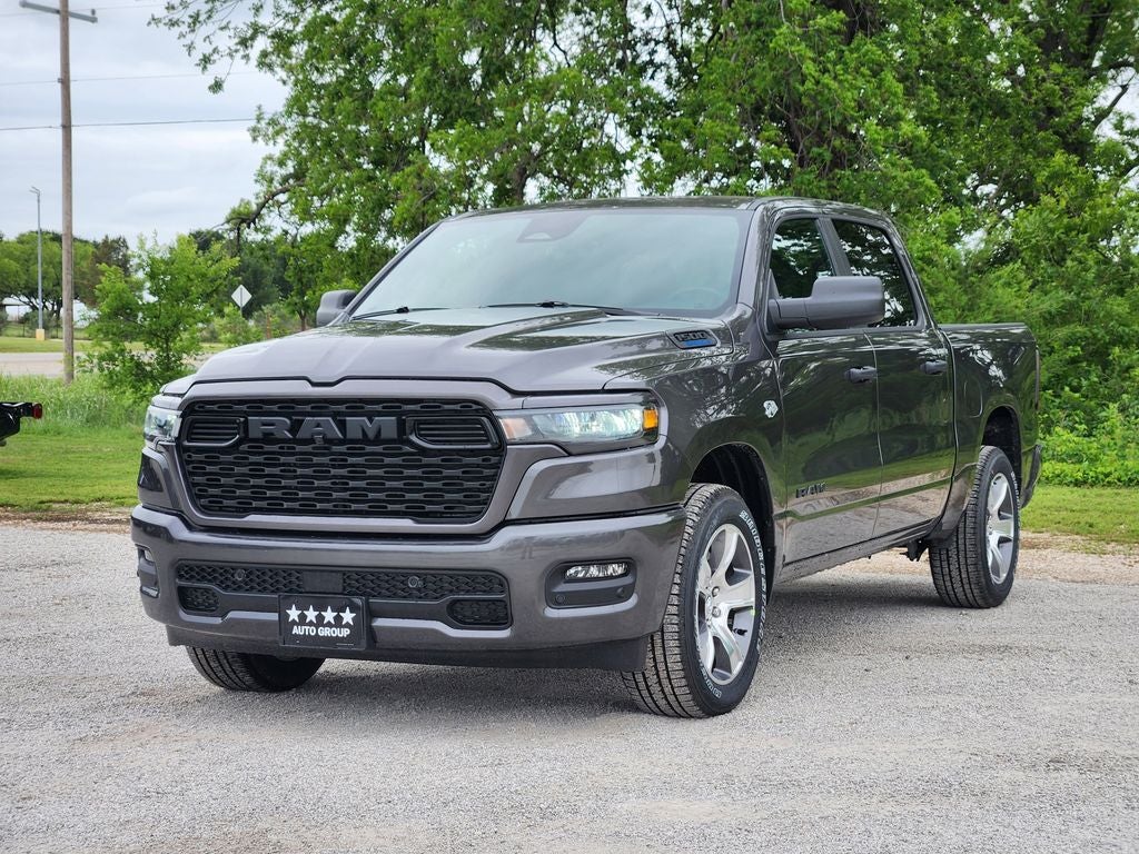2026 RAM Ram 1500 RAM 1500 EXPRESS CREW CAB 4X2 5'7' BOX