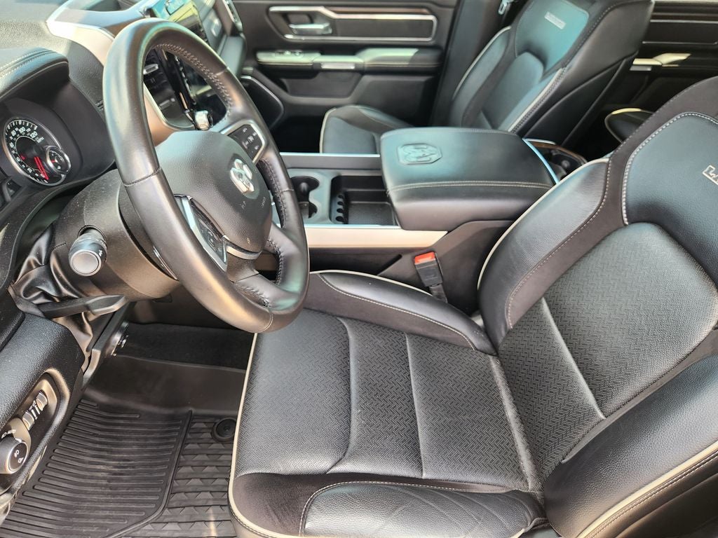 2022 RAM 1500 Laramie Crew Cab 4x2 5'7' Box