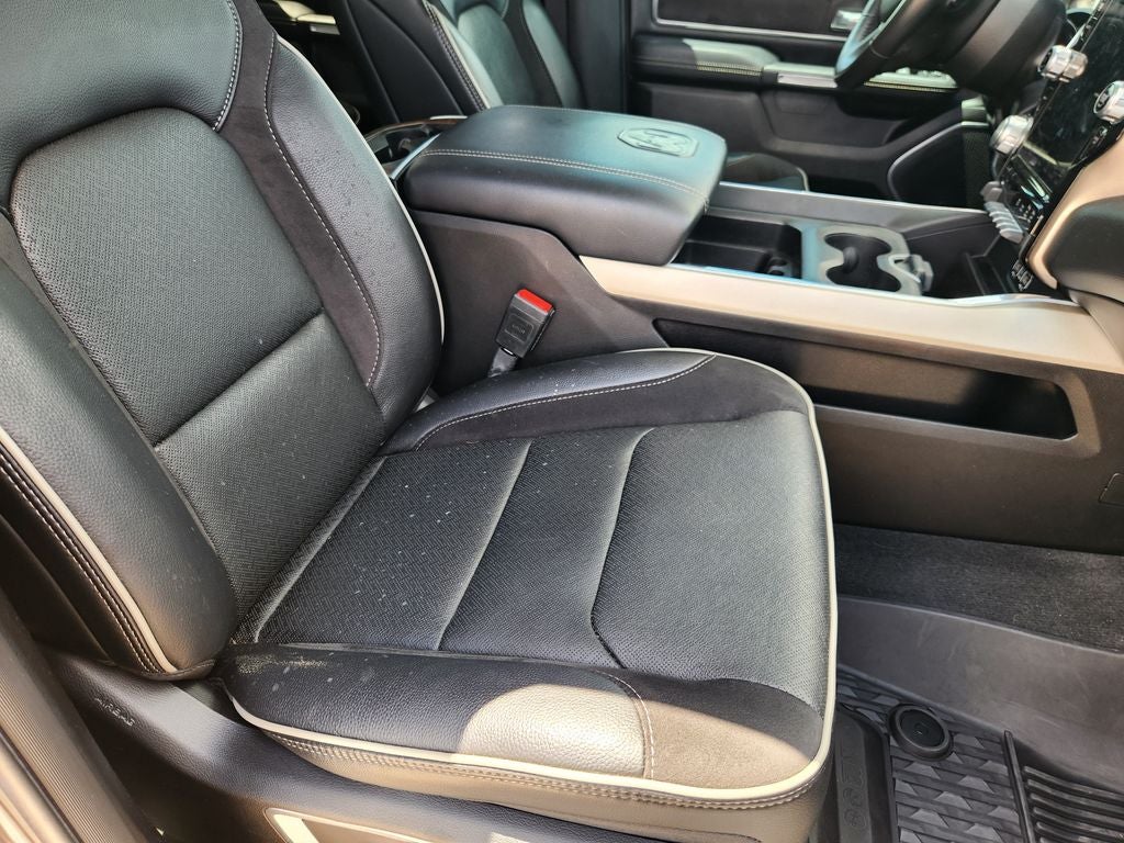 2022 RAM 1500 Laramie Crew Cab 4x2 5'7' Box
