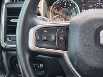 2022 RAM 1500 Laramie Crew Cab 4x2 5'7' Box