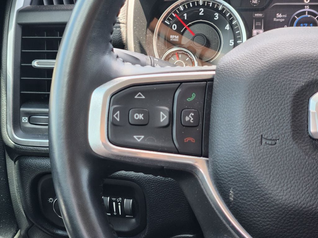 2022 RAM 1500 Laramie Crew Cab 4x2 5'7' Box