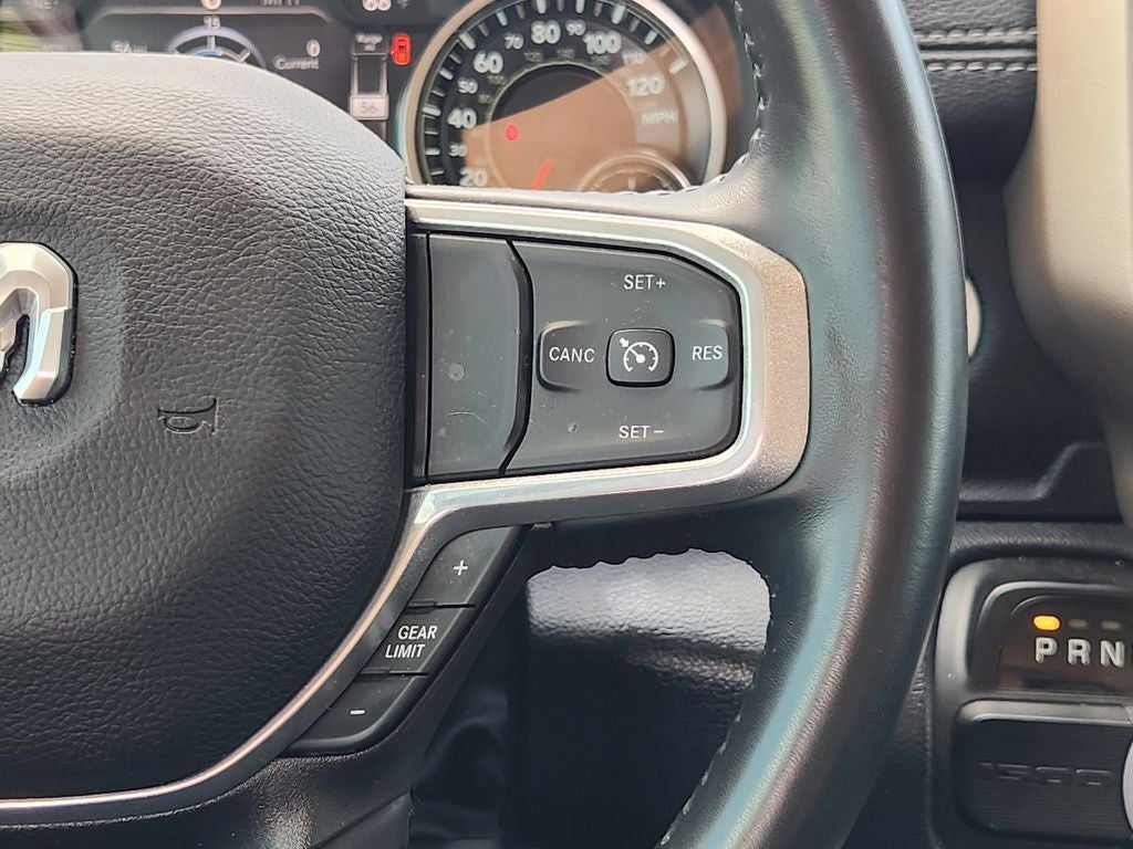 2022 RAM 1500 Laramie Crew Cab 4x2 5'7' Box