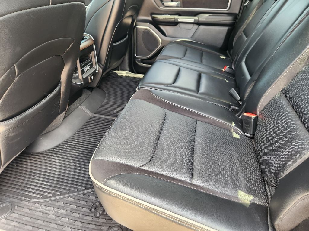2022 RAM 1500 Laramie Crew Cab 4x2 5'7' Box