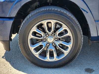 2022 RAM 1500 Laramie Crew Cab 4x2 5'7' Box