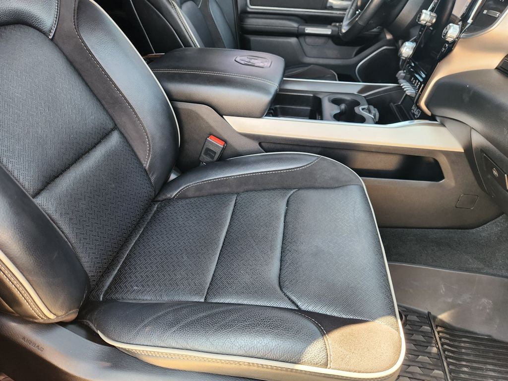 2022 RAM 1500 Laramie Crew Cab 4x2 5'7' Box