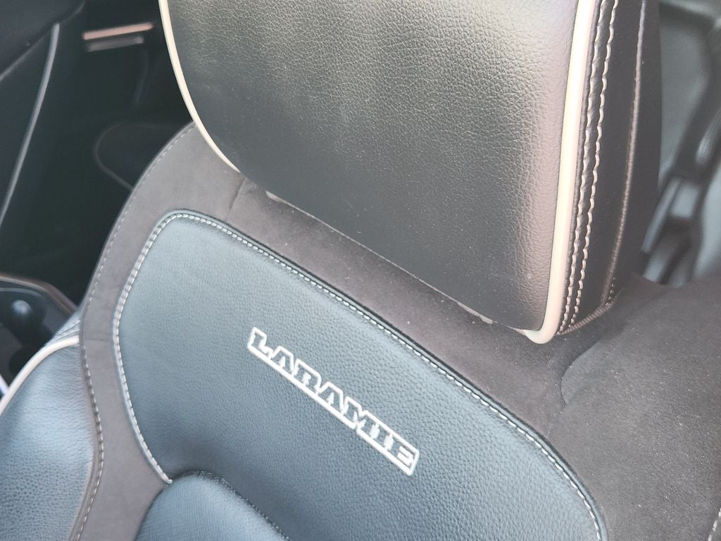 2022 RAM 1500 Laramie Crew Cab 4x2 5'7' Box