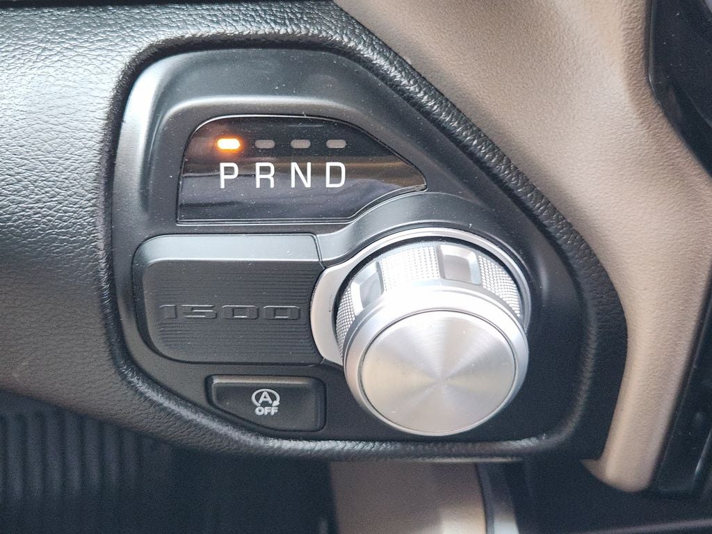 2022 RAM 1500 Laramie Crew Cab 4x2 5'7' Box