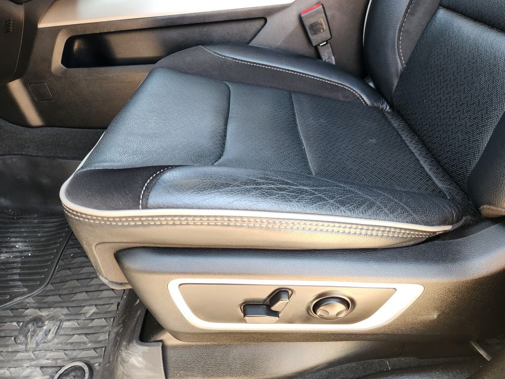 2022 RAM 1500 Laramie Crew Cab 4x2 5'7' Box